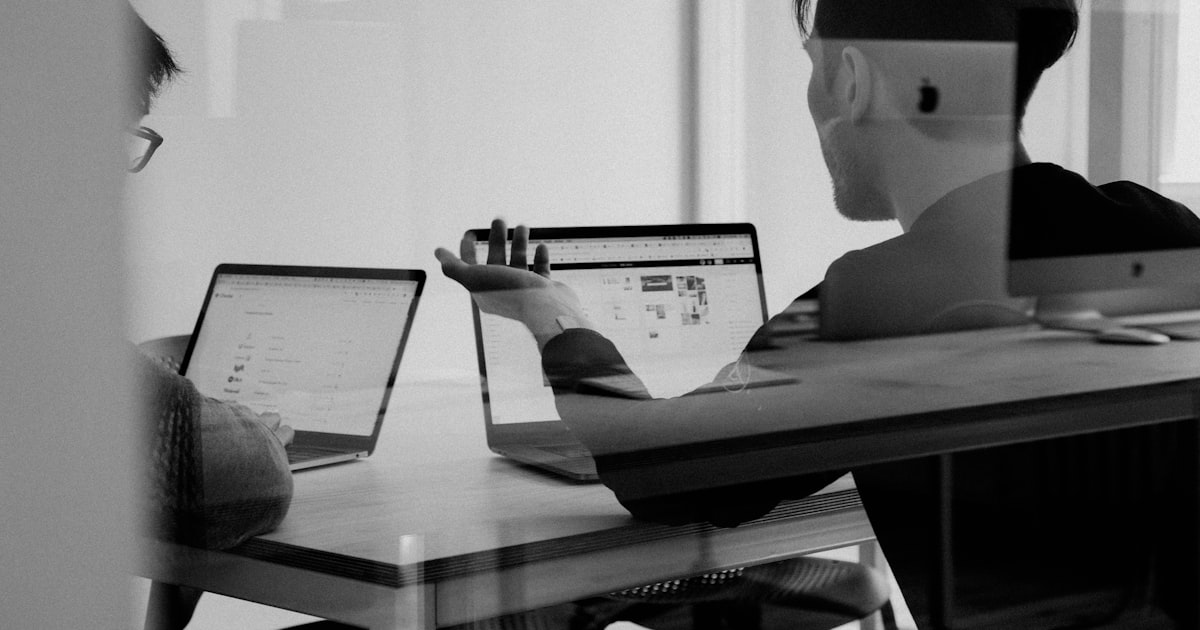 Entrepreneur gerant seul son support client